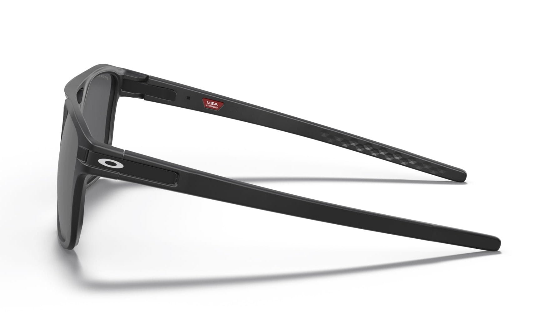 oakley-latch-beta-frame-matte-black-lens-prizm-black-polarized-isometric