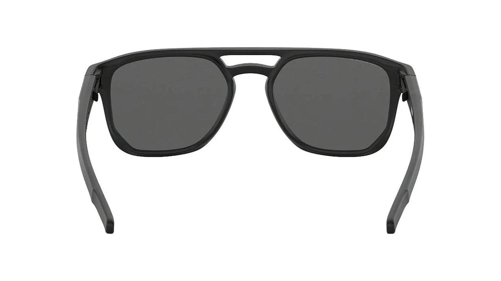 oakley-latch-beta-frame-matte-black-lens-prizm-black-polarized-side